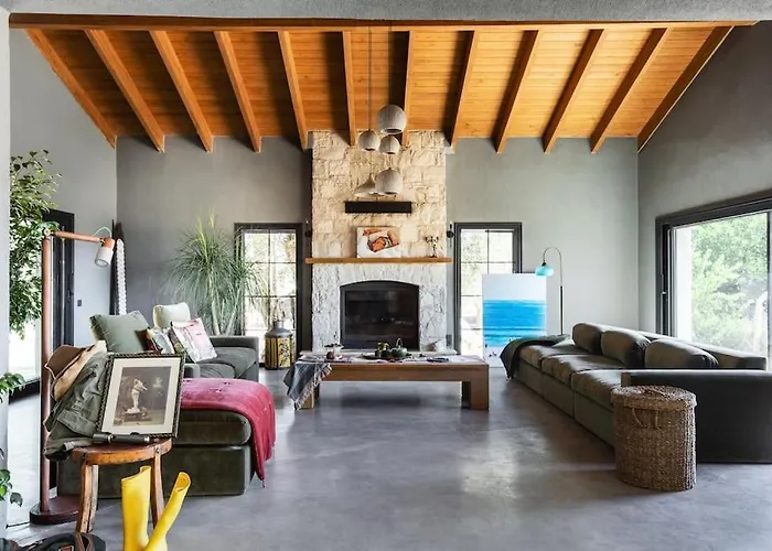 A Fascinating Toscana_Like Home In Urla